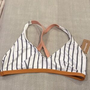 Patagonia women’s bottom turn top NWT